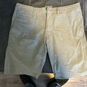 Linksoul Charcoal Boardwalker shorts size 33